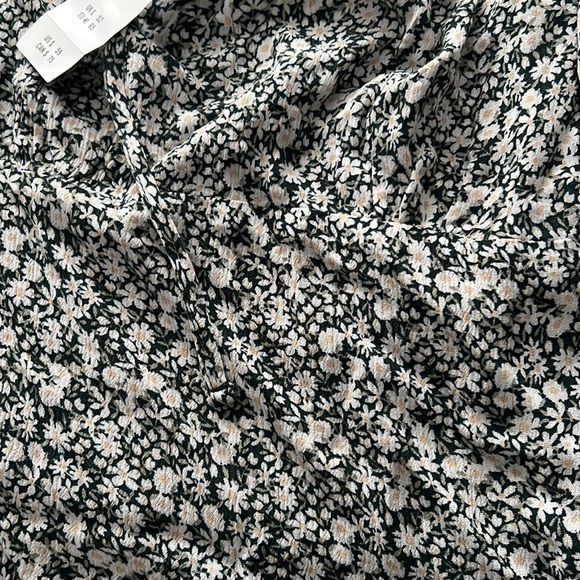 Abercrombie & Fitch top - Picture 2 of 4